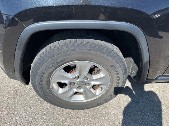 used 2016 Jeep Grand Cherokee car, priced at $14,995