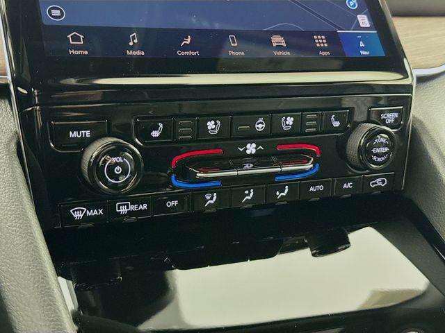 new 2025 Jeep Grand Cherokee car, priced at $56,675
