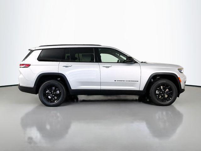 new 2025 Jeep Grand Cherokee L car, priced at $42,725