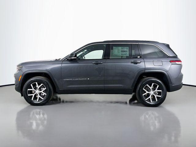 new 2025 Jeep Grand Cherokee car, priced at $40,495