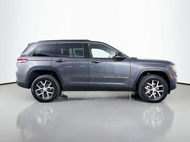 new 2025 Jeep Grand Cherokee car, priced at $40,495