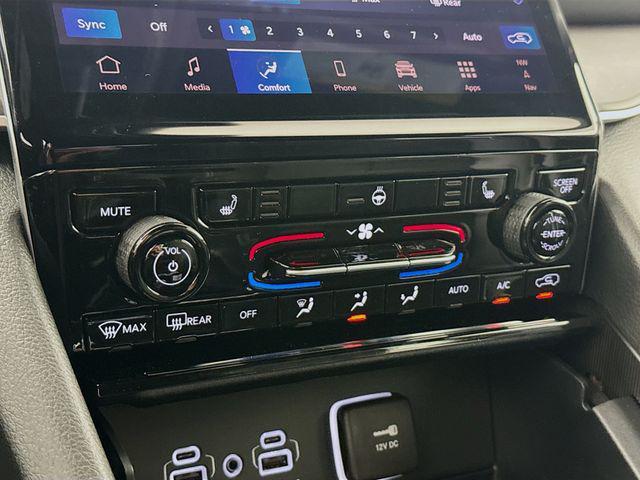 new 2025 Jeep Grand Cherokee car, priced at $40,495
