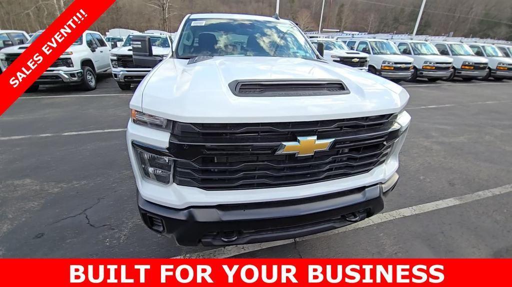 new 2025 Chevrolet Silverado 3500 car, priced at $66,901