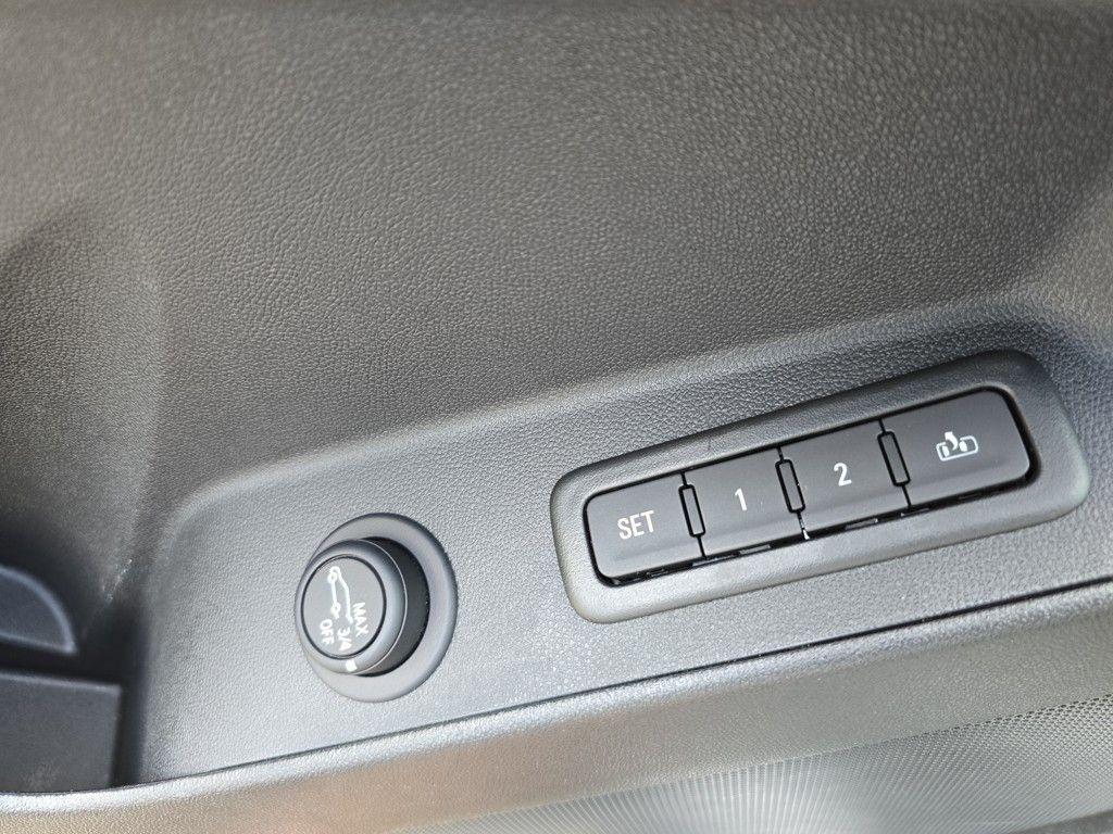 used 2023 Chevrolet Equinox car, priced at $27,279
