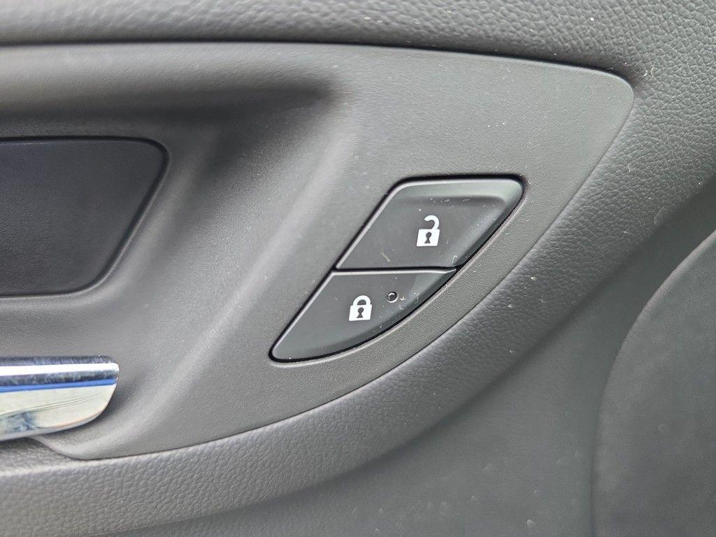 used 2023 Chevrolet Equinox car, priced at $21,985