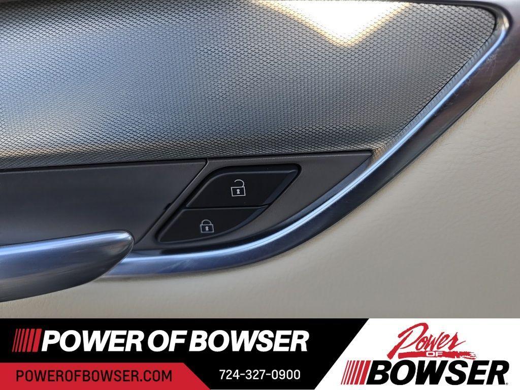 used 2022 Cadillac XT5 car, priced at $26,785