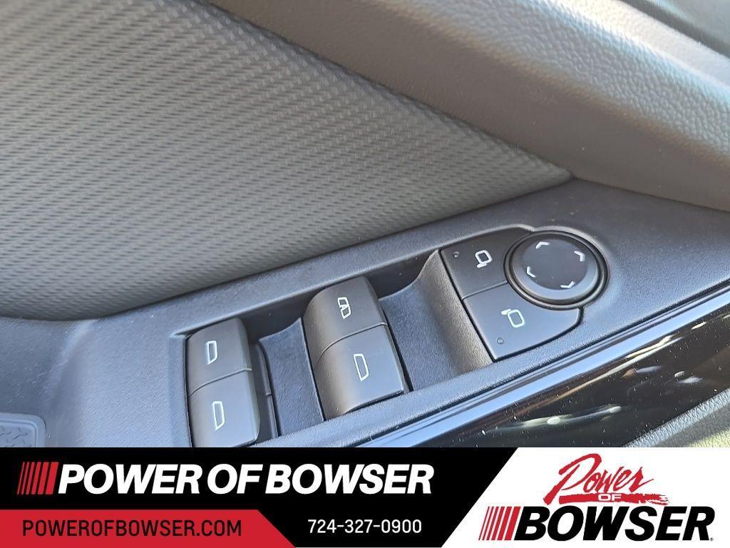 new 2026 Chevrolet Equinox car, priced at $35,268