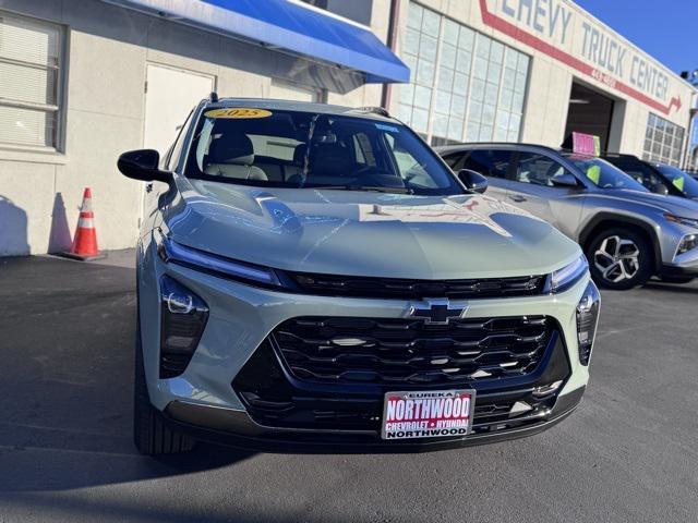 new 2025 Chevrolet Trax car, priced at $26,290