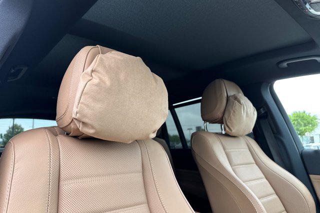 new 2025 Mercedes-Benz GLS 450 car, priced at $107,085
