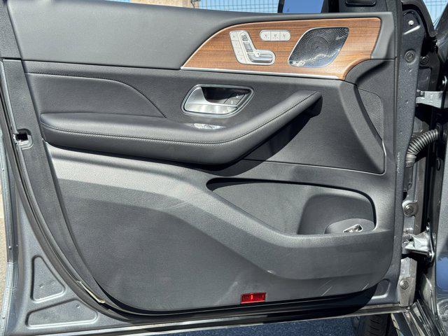 new 2025 Mercedes-Benz GLS 450 car, priced at $97,275