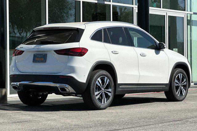 new 2024 Mercedes-Benz GLA 250 car, priced at $45,520