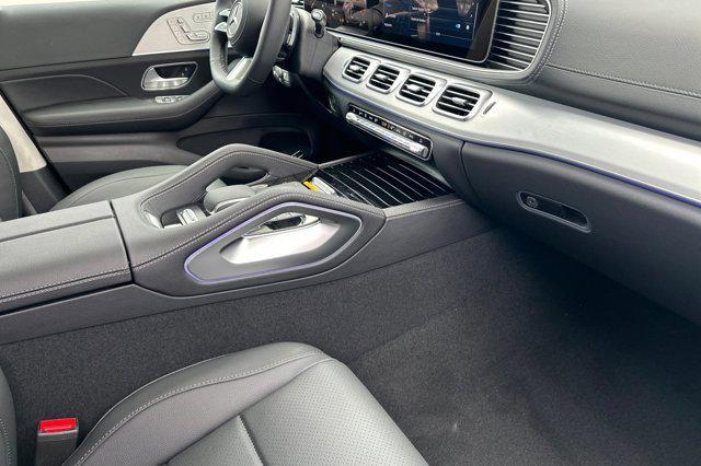 new 2025 Mercedes-Benz GLS 450 car, priced at $97,715