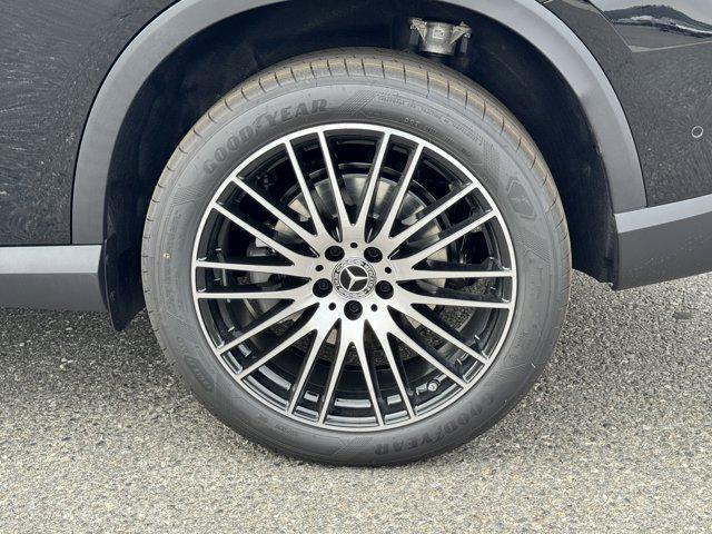 new 2025 Mercedes-Benz GLC 300 car, priced at $54,735
