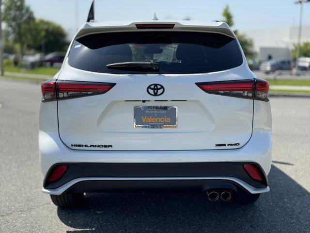 used 2021 Toyota Highlander car, priced at $40,900