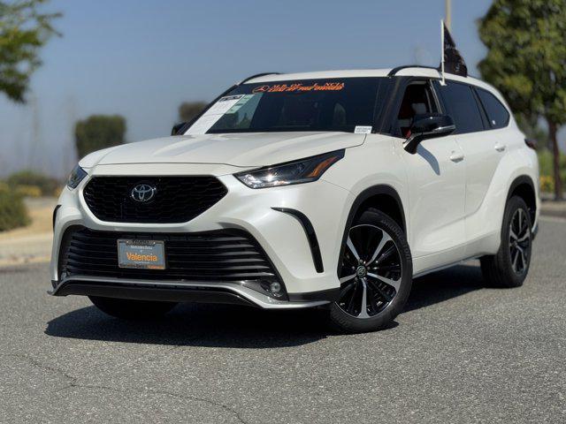 used 2021 Toyota Highlander car, priced at $40,900