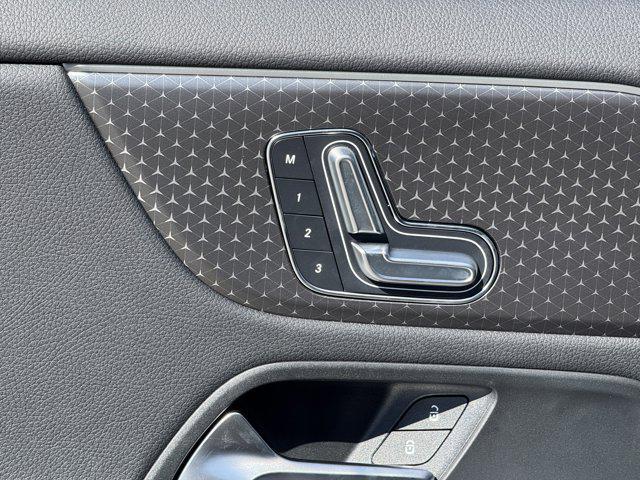 new 2025 Mercedes-Benz GLA 250 car, priced at $46,120