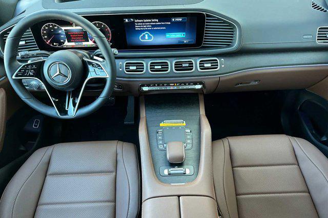 new 2025 Mercedes-Benz GLS 450 car, priced at $93,185