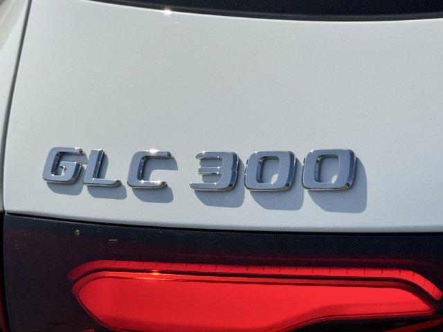 new 2025 Mercedes-Benz GLC 300 car
