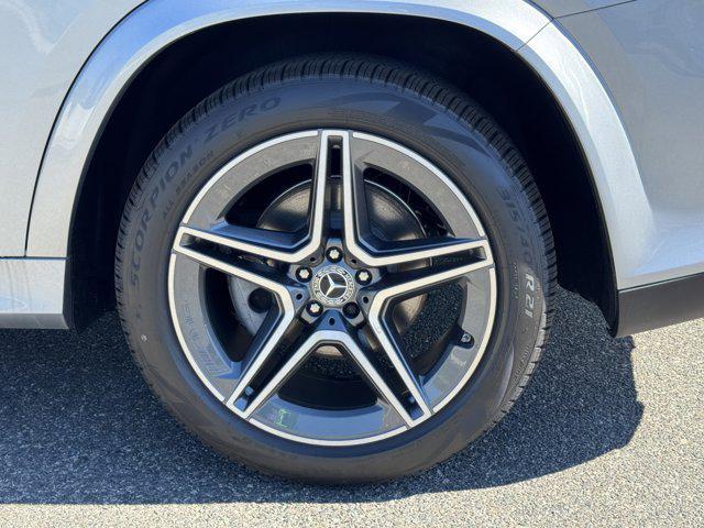 new 2025 Mercedes-Benz GLS 450 car, priced at $95,365