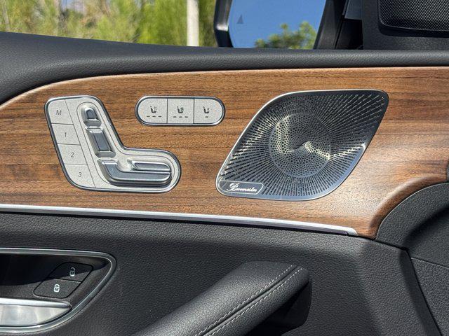 new 2025 Mercedes-Benz GLS 450 car, priced at $95,365