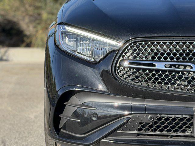 new 2025 Mercedes-Benz GLC 300 car, priced at $58,775
