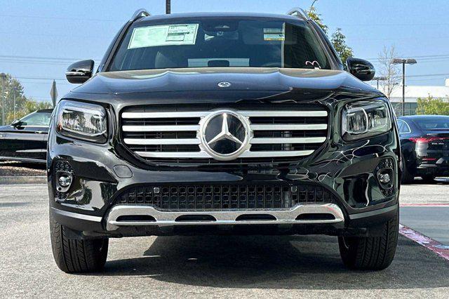 new 2024 Mercedes-Benz GLB 250 car, priced at $51,900