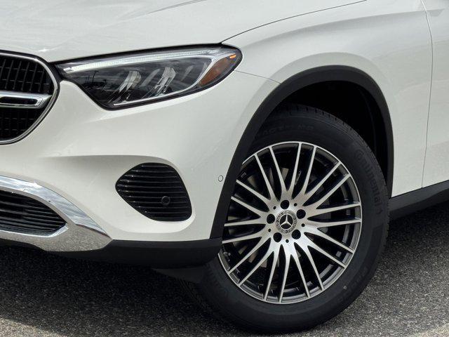new 2025 Mercedes-Benz GLC 300 car