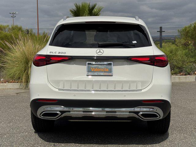 new 2025 Mercedes-Benz GLC 300 car