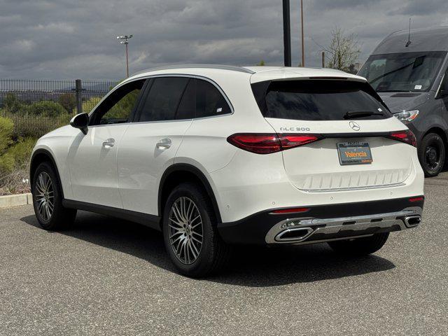 new 2025 Mercedes-Benz GLC 300 car