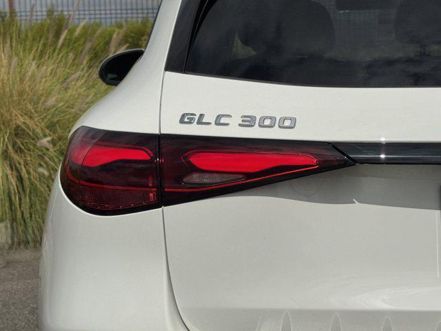 new 2025 Mercedes-Benz GLC 300 car