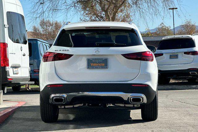 new 2025 Mercedes-Benz GLA 250 car, priced at $44,620