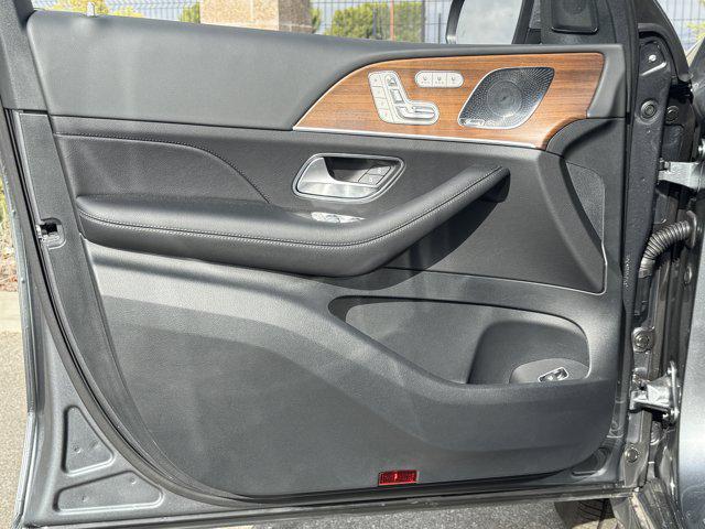 new 2025 Mercedes-Benz GLS 450 car, priced at $95,145