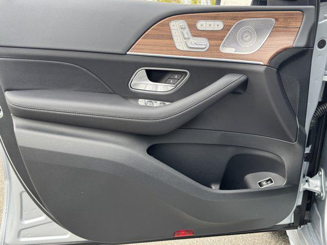 new 2026 Mercedes-Benz GLE 450 car, priced at $81,215