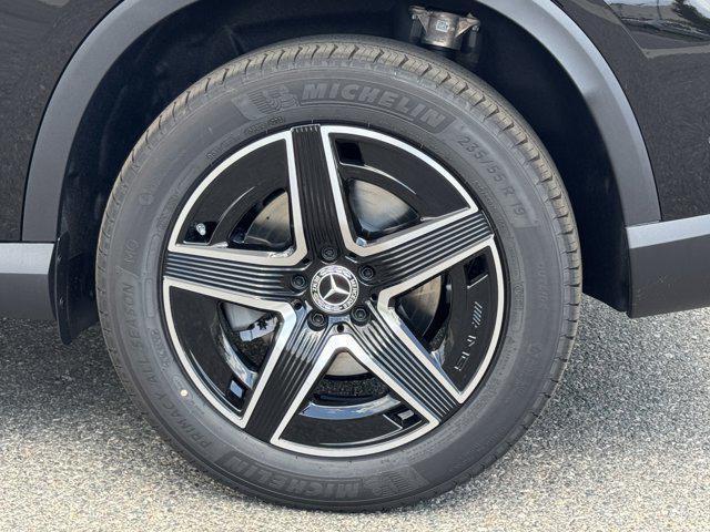 new 2026 Mercedes-Benz GLC 300 car, priced at $55,550
