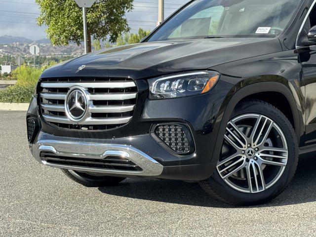 new 2025 Mercedes-Benz GLS 450 car, priced at $91,945