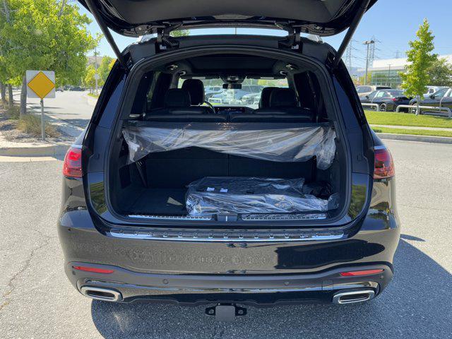 new 2025 Mercedes-Benz GLS 580 car, priced at $124,030