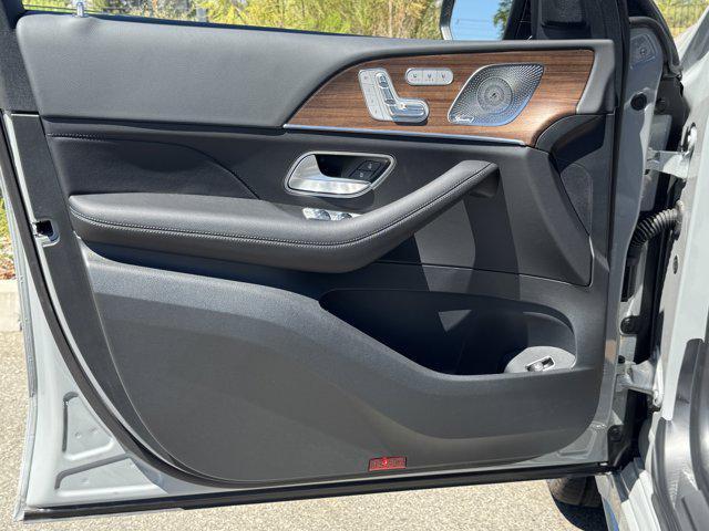 new 2025 Mercedes-Benz GLE 450 car, priced at $84,530