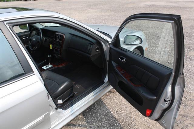 used 2004 Hyundai Sonata car, priced at $3,995