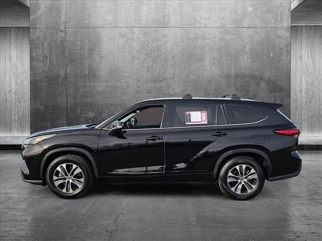 used 2022 Toyota Highlander car, priced at $26,448