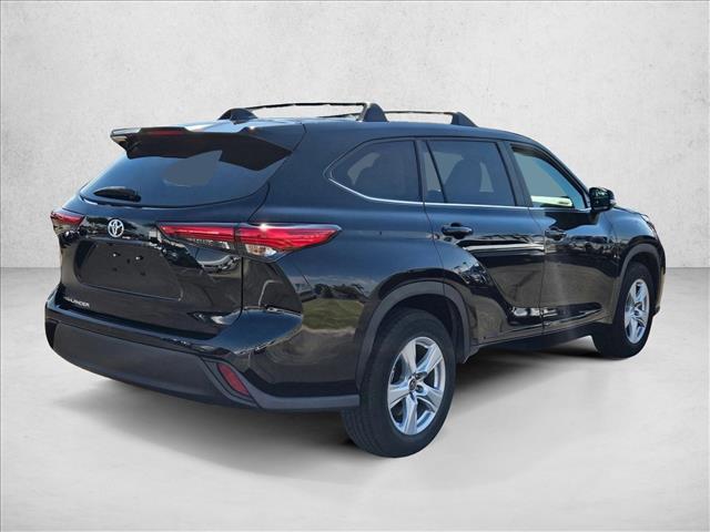 used 2023 Toyota Highlander car, priced at $29,155