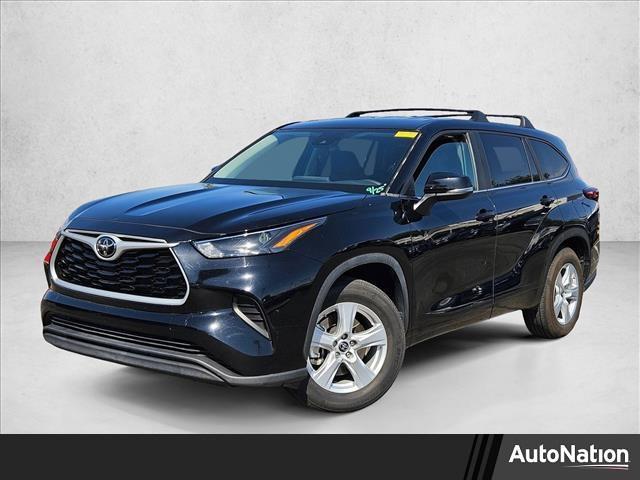 used 2023 Toyota Highlander car, priced at $29,155