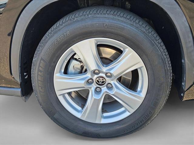 used 2023 Toyota Highlander car, priced at $29,155