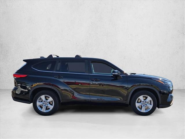 used 2023 Toyota Highlander car, priced at $29,155