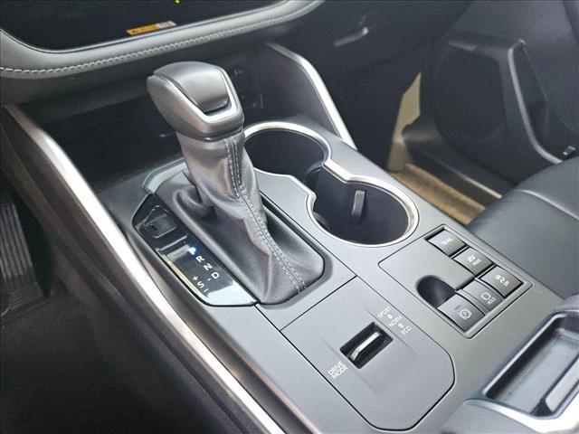 used 2024 Toyota Highlander Hybrid car, priced at $46,492