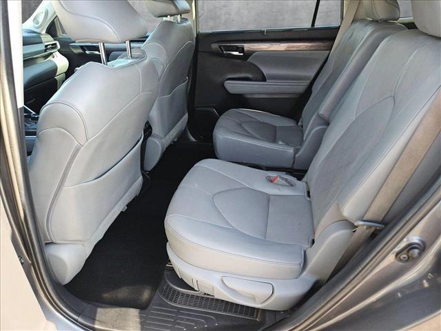 used 2021 Toyota Highlander Hybrid car, priced at $31,485