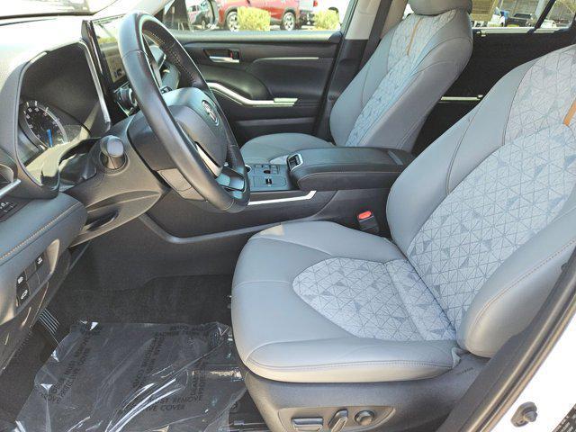 used 2023 Toyota Highlander Hybrid car, priced at $42,498