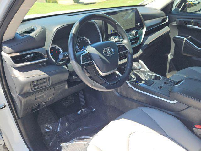used 2023 Toyota Highlander Hybrid car, priced at $42,498