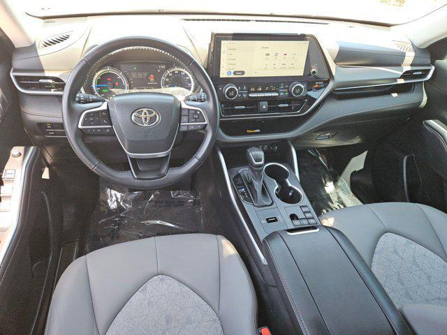 used 2023 Toyota Highlander Hybrid car, priced at $42,498