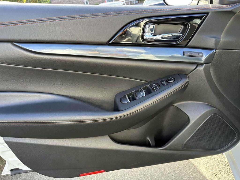 used 2023 Nissan Maxima car, priced at $32,998