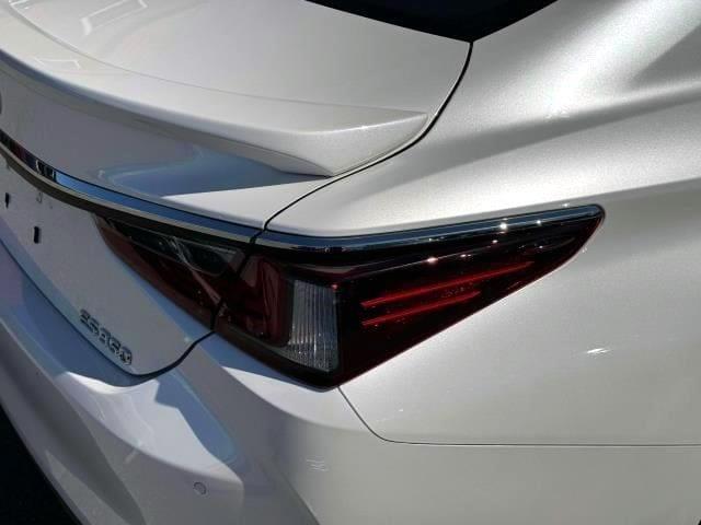 used 2023 Lexus ES 350 car, priced at $36,889